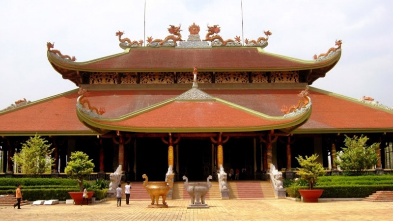 Đền tưởng niệm Liệt sĩ Bến Dược