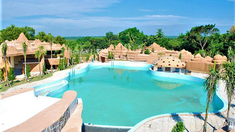 Khu hồ tắm mô phỏng Biển Đông